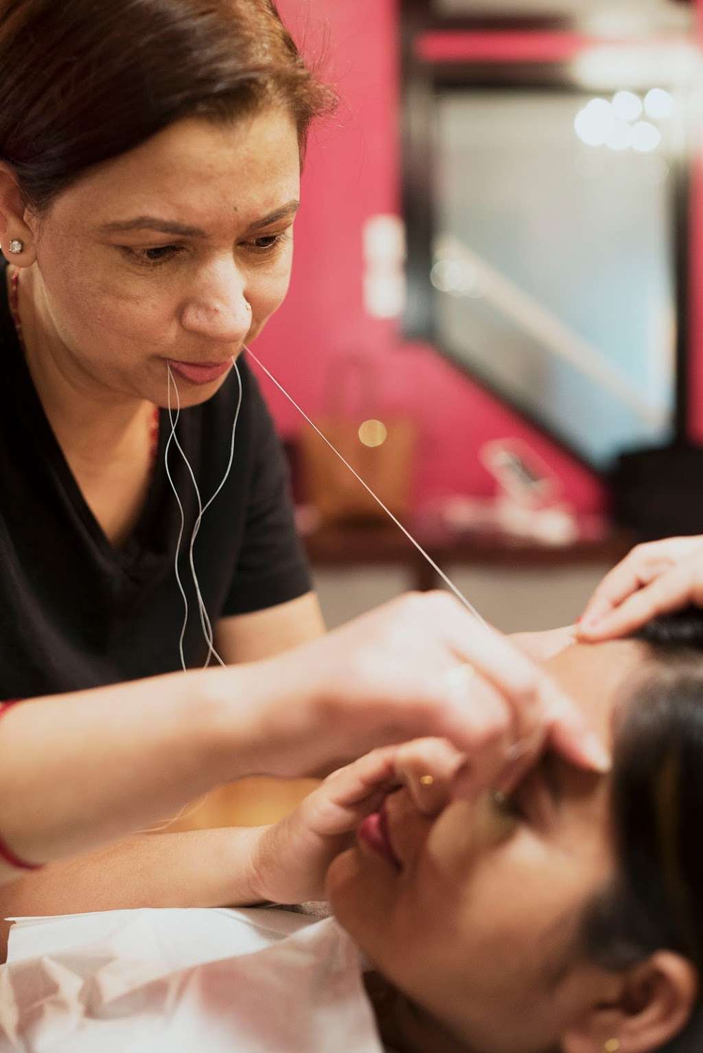 Aparnaz Eyebrow Threading Boutique | 1800 Wyoming Ave NW, Washington, DC 20009, USA | Phone: (202) 650-8486