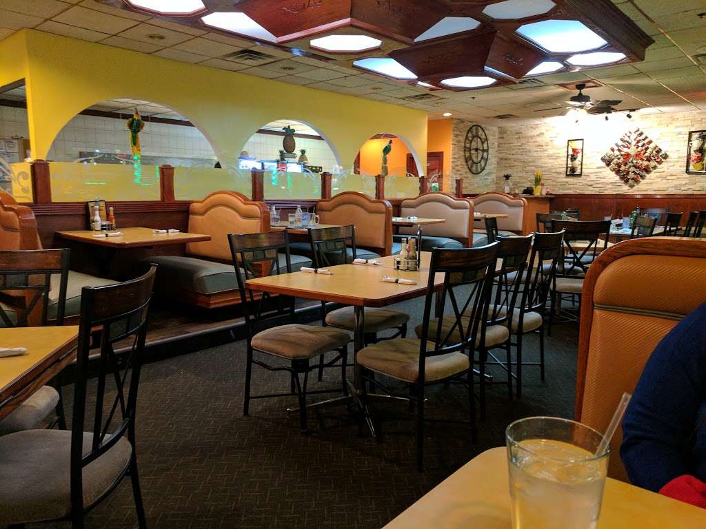 Pineapple Cafe & Mexican Grill | 7864 S Howell Ave, Oak Creek, WI 53154, USA | Phone: (414) 304-5756