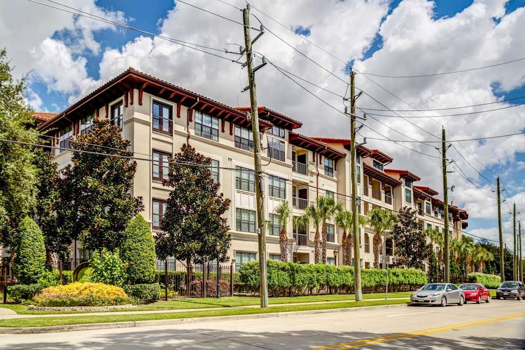 The Circle at Hermann Park - Amalfi Apartments | 3 Hermann Museum Cir Dr, Houston, TX 77004 | Phone: (713) 524-2448