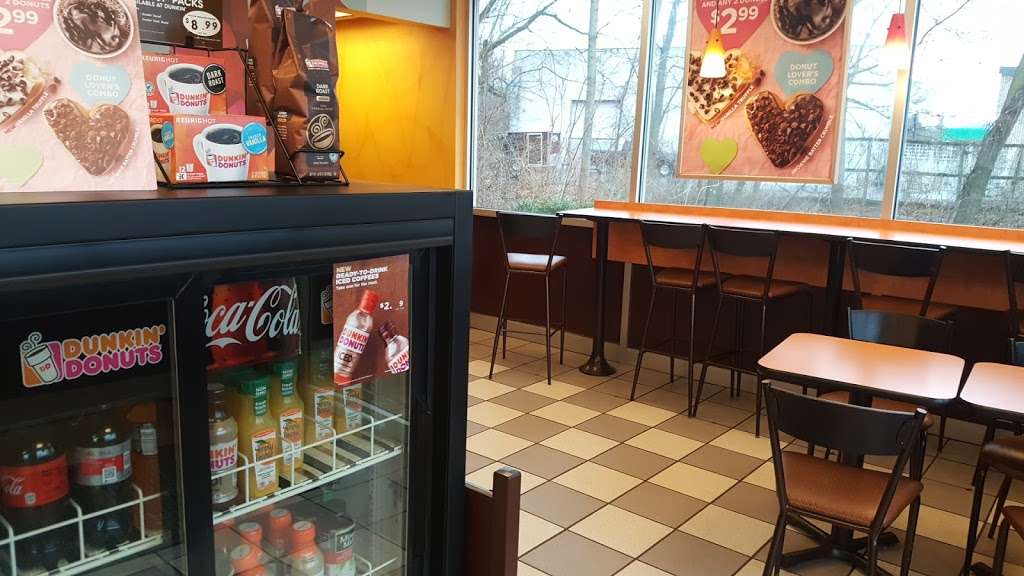 Dunkin Donuts | 318 E Lincoln Hwy, Exton, PA 19341 | Phone: (610) 363-8393