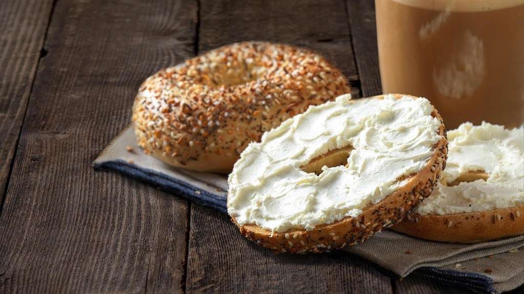 Einstein Bros. Bagels | Gate, Terminal B, 2141 S International Pkwy B29, Dallas, TX 75261, USA | Phone: (972) 973-7731