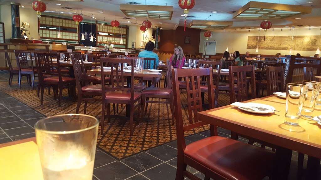 Sun Shui Restaurant | 155 W Rand Rd, Arlington Heights, IL 60004, USA | Phone: (847) 870-8888