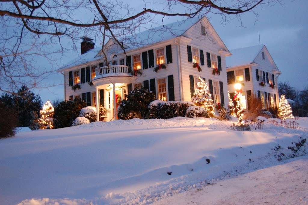 Weeping Willow Inn | 308 N Eaton Rd, Tunkhannock, PA 18657, USA | Phone: (570) 836-7257