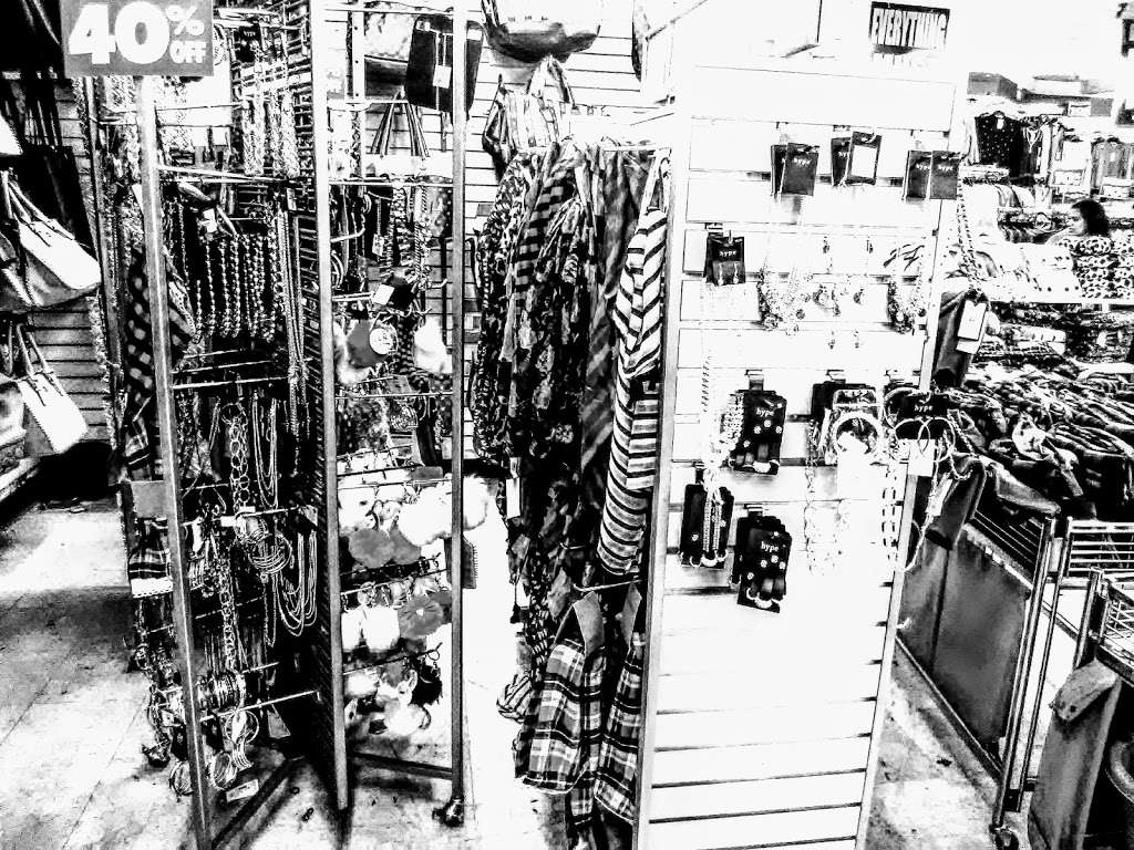 Public Art "La Gente del Pueblo" | Station platform, 3545 Pasadena Ave, Los Angeles, CA 90065, USA