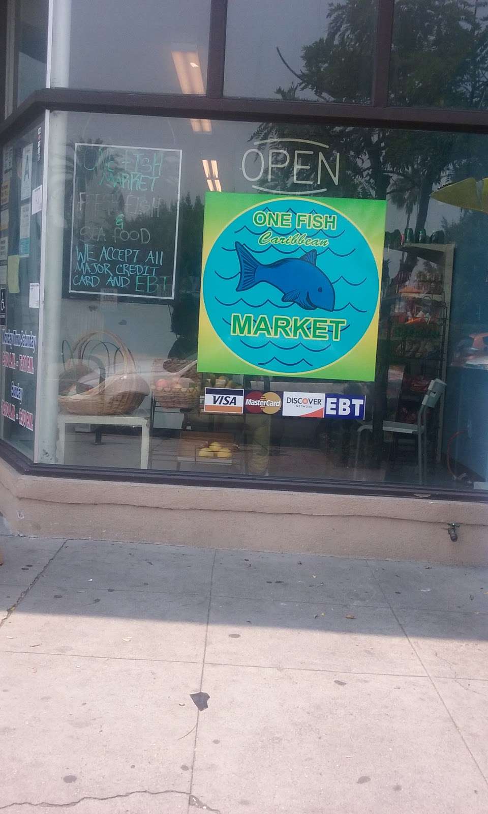 One Fish Market | 2018 W Washington Blvd, Los Angeles, CA 90018, USA | Phone: (323) 641-7662