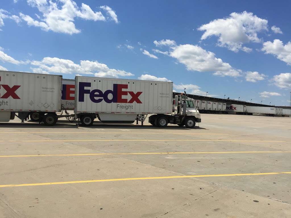 FedEx Freight | 9140 Woodend Rd, Edwardsville, KS 66111 | Phone: (800) 872-7028