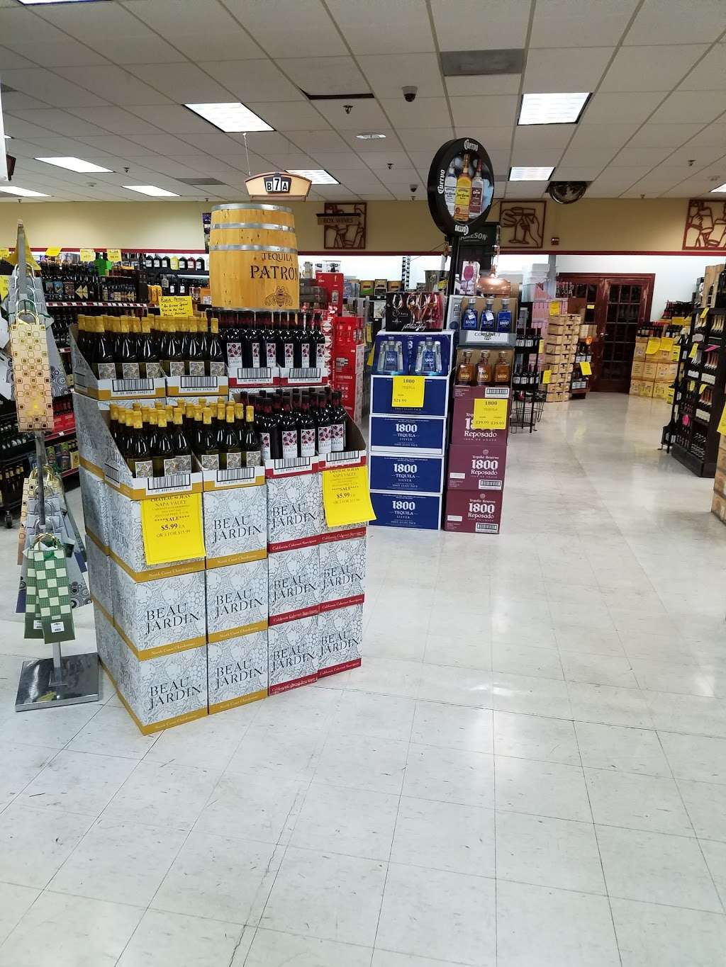 Liquor Barn | 8170 W Golf Rd, Niles, IL 60714, USA | Phone: (847) 581-0060