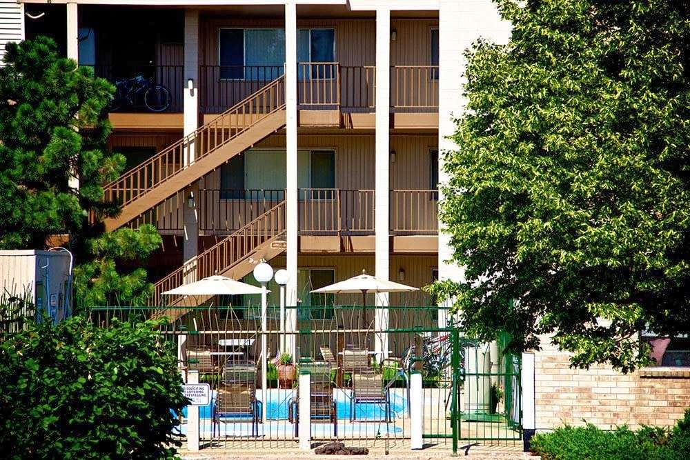 Fox Hill Apartments | 17611 W 16th Ave, Golden, CO 80401, USA | Phone: (303) 278-1889