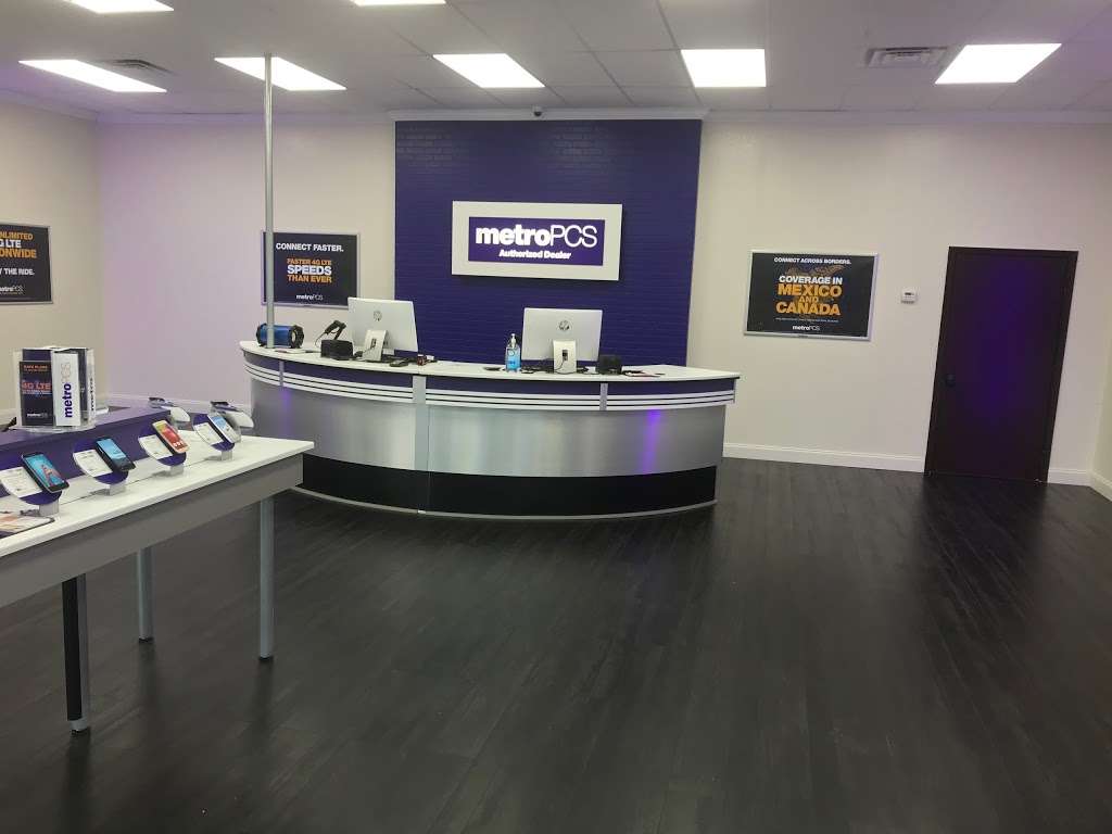 Metro by T-Mobile | 10787 W Bellfort Ave, Houston, TX 77099, USA | Phone: (888) 863-8768