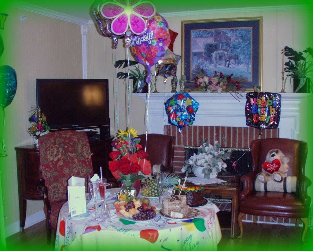 Halinas Residential Home Care, LLC | 825 N 5th Ave, St. Charles, IL 60174, USA | Phone: (630) 584-3961