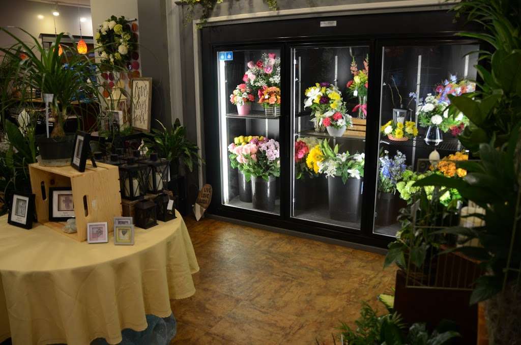 Cossairt Florist | 139 W Boggstown Rd, Shelbyville, IN 46176 | Phone: (317) 398-9316