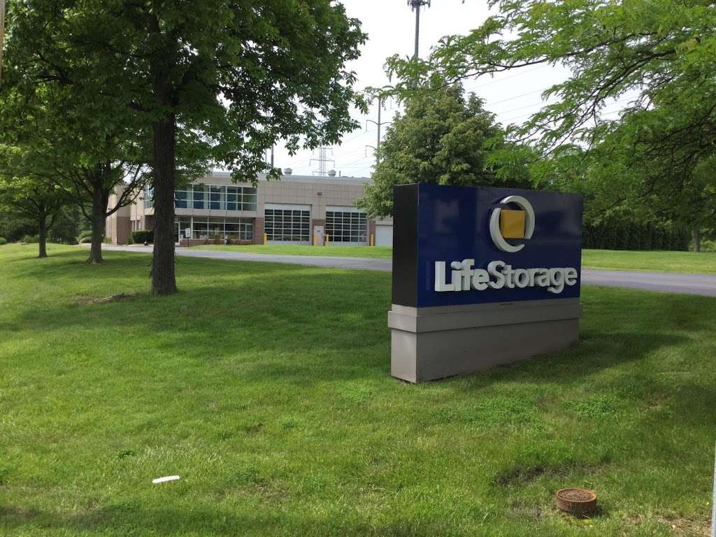 Life Storage | 1400 S Skokie Hwy, Lake Forest, IL 60045 | Phone: (847) 230-4982