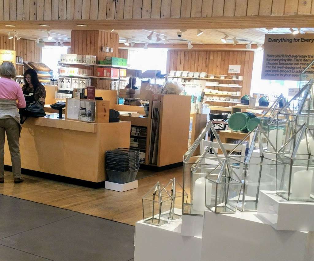 Crate And Barrel 75 W Colorado Blvd Pasadena Ca 91105 Usa,Decoracion De Cumpleanos Negro Dorado Y Rojo