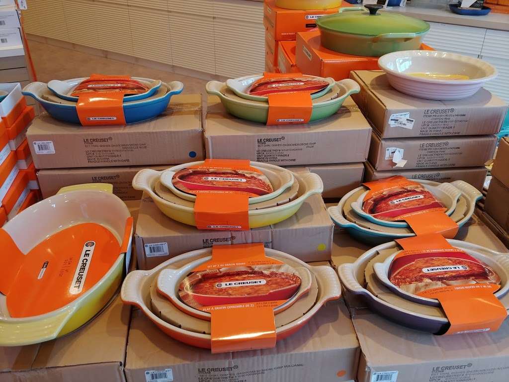 Le Creuset | 1 Premium Outlet Blvd Ste 291, Tinton Falls, NJ 07753, USA | Phone: (732) 493-8390