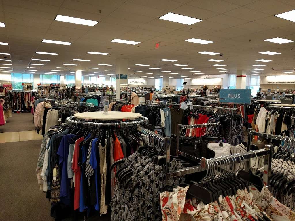 Nordstrom Rack Springbrook Prairie Pavilion | 2511 W 75th St, Naperville, IL 60540 | Phone: (630) 995-4040