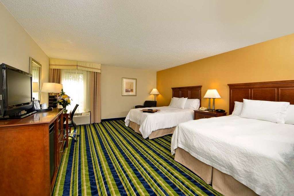 Hampton Inn Salisbury | 121 E Naylor Mill Rd, Salisbury, MD 21804, USA | Phone: (410) 334-3080