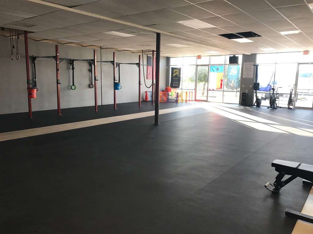 CrossFit Hold Strong | 6322 Seguin Rd #121, San Antonio, TX 78218, USA | Phone: (817) 823-1566