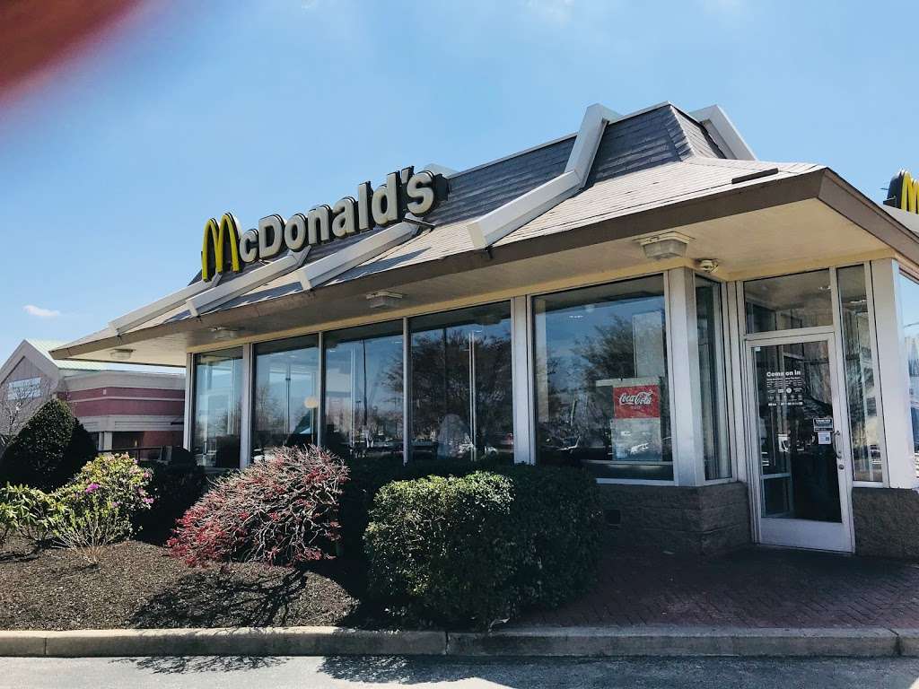 McDonald's in 1601 S Christopher Columbus Blvd, Philadelphia, PA 19148, USA