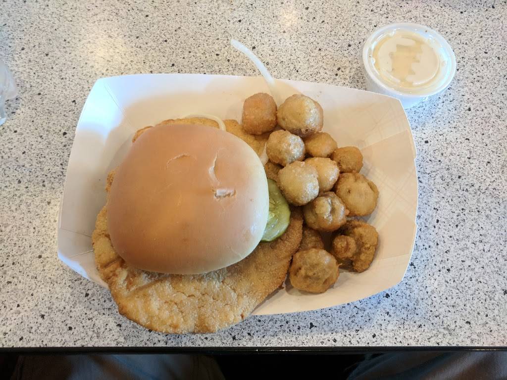 Bulldogs Restaurant and Catering | 709 N Bloomington St, Streator, IL 61364, USA | Phone: (815) 672-2100