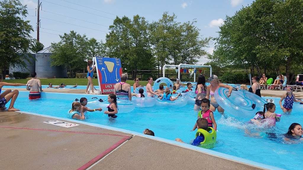 Splash Country | 195 S Barnes Rd, Aurora, IL 60506, USA | Phone: (630) 906-7981