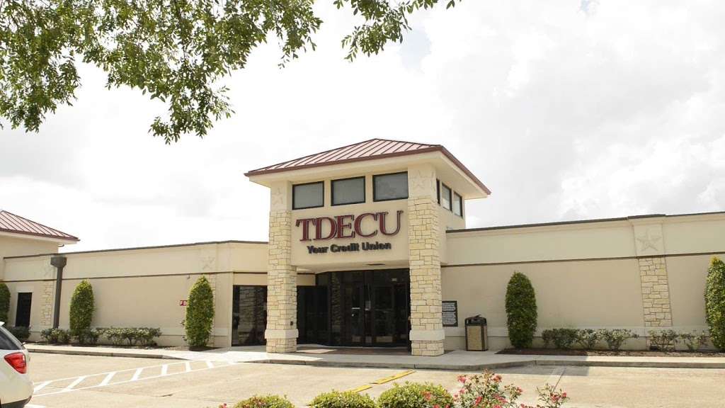 TDECU | 1001 FM 2004, Lake Jackson, TX 77566, USA | Phone: (800) 839-1154