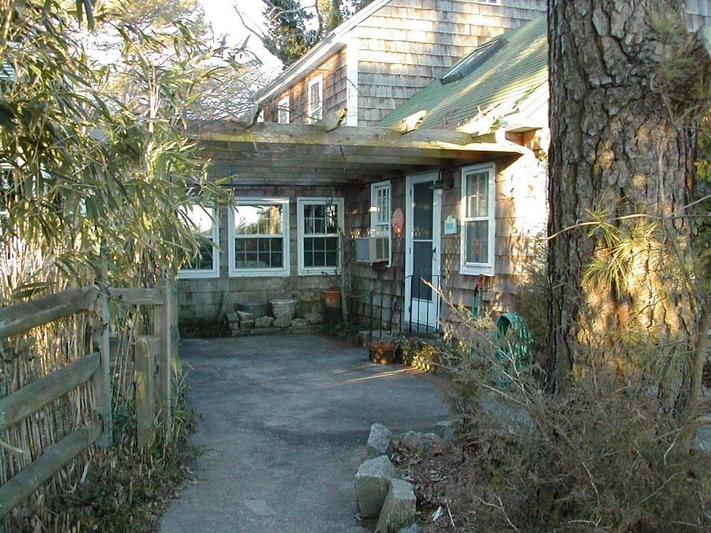 hi point cottage | 29556 Cedar Neck Rd, Ocean View, DE 19970, USA | Phone: (302) 539-7168