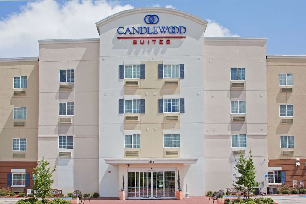 Candlewood Suites La Porte | 1250 S 13th St, La Porte, TX 77571, USA | Phone: (281) 471-0555