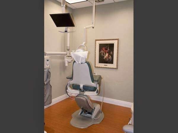 Bruce L Elkind DDS | 9100 Belvedere Rd, West Palm Beach, FL 33411 | Phone: (561) 798-4077