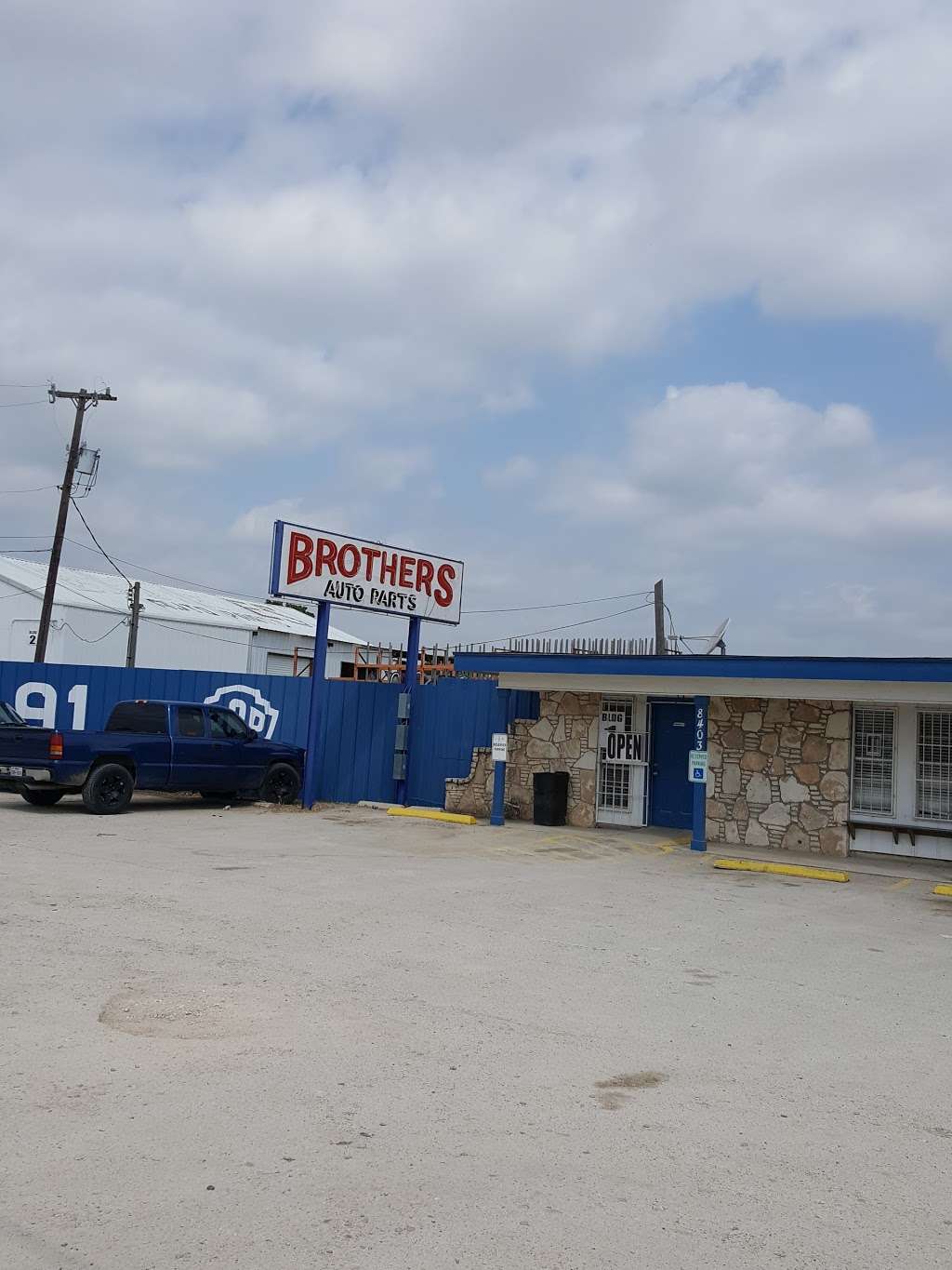 Brothers Auto Parts | 8403 New Laredo Hwy, San Antonio, TX 78211, USA | Phone: (210) 924-8591