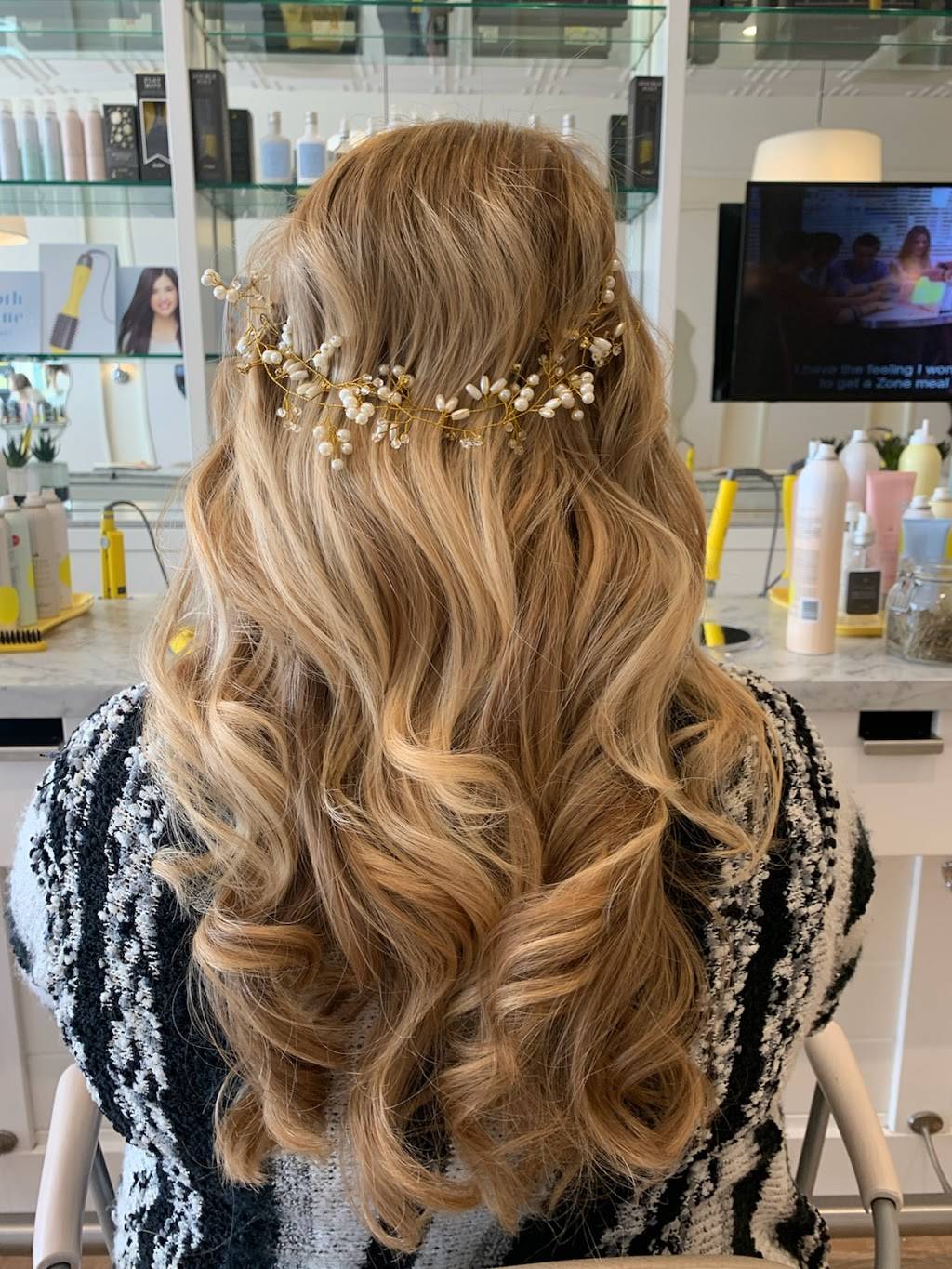 Drybar Pittsburgh | 100 Siena Dr #145, Pittsburgh, PA 15241 | Phone: (412) 533-9390