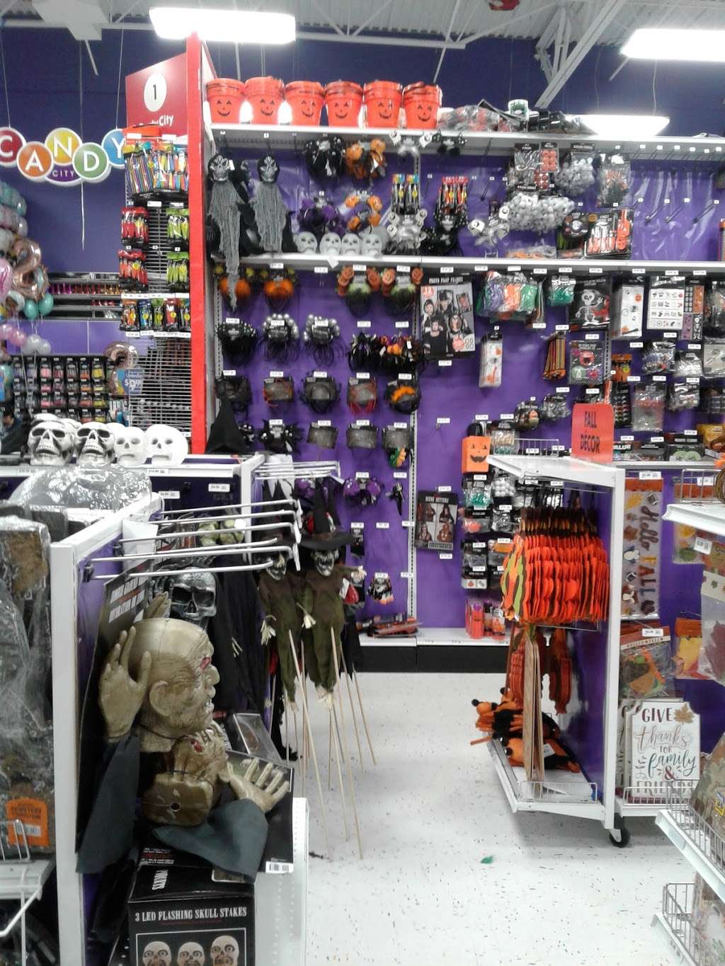 Party City | 8 Mystic View Rd, Everett, MA 02149 | Phone: (617) 387-0061