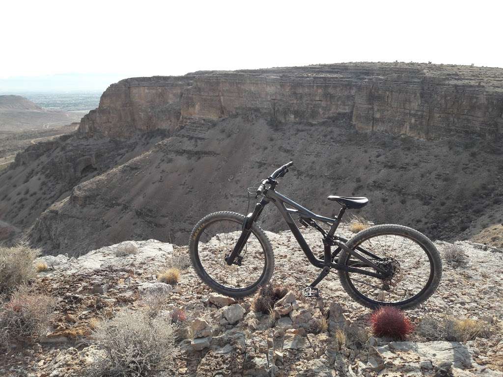 Hualapai Lot Trail Head | Las Vegas, NV 89161, USA