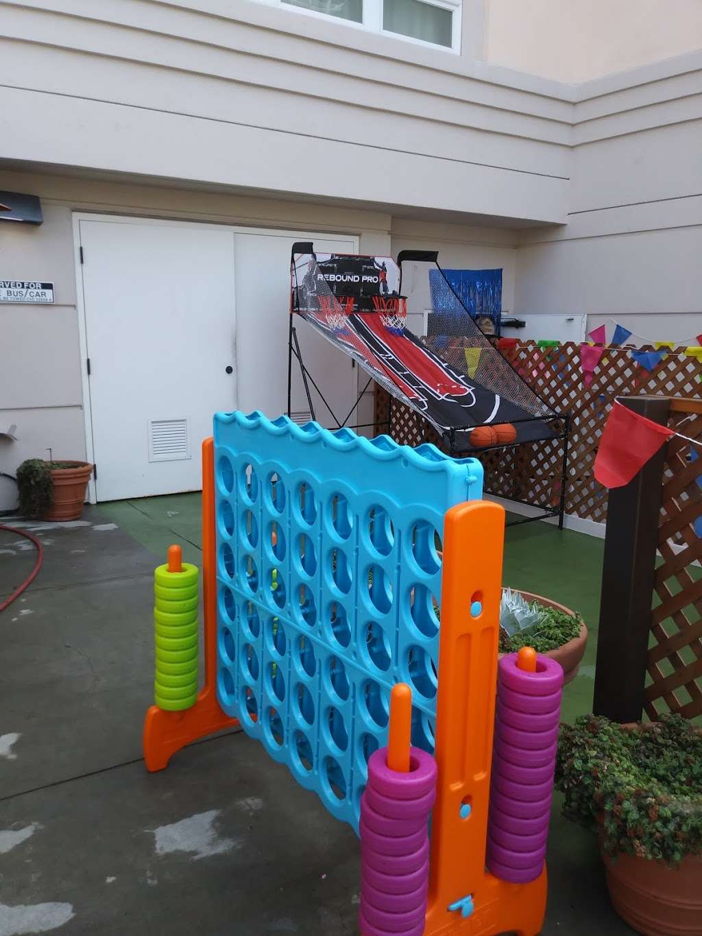 Fiesta King Rentals - Party Rental, Jumpers, Tables, Chairs, Bal | 5077 E 60th Pl, Maywood, CA 90270, USA | Phone: (323) 809-0115