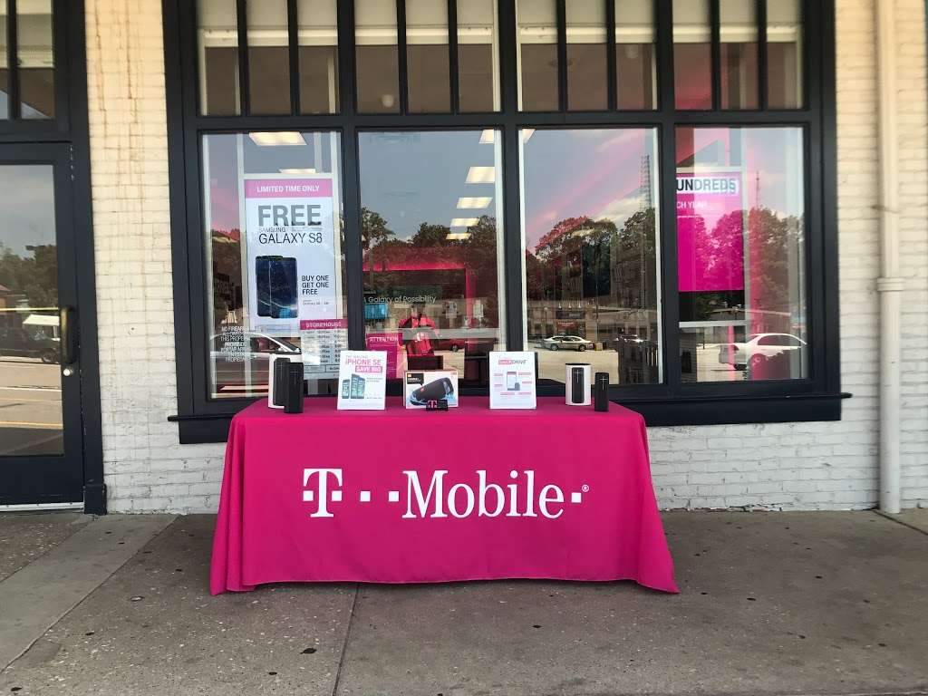 T-Mobile | 8500 Henry Ave Space 36, Philadelphia, PA 19128, USA | Phone: (215) 483-4154