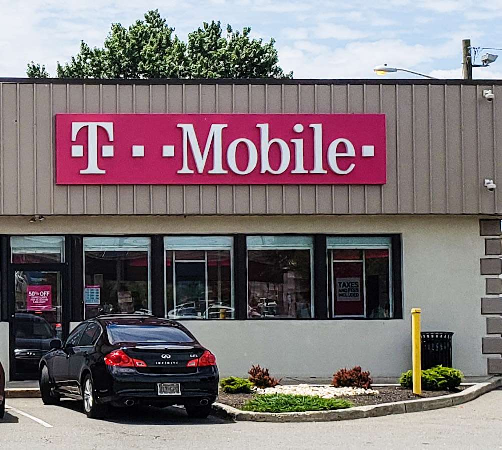 T-Mobile | 835 Roosevelt Ave, Carteret, NJ 07008, USA | Phone: (732) 523-4548