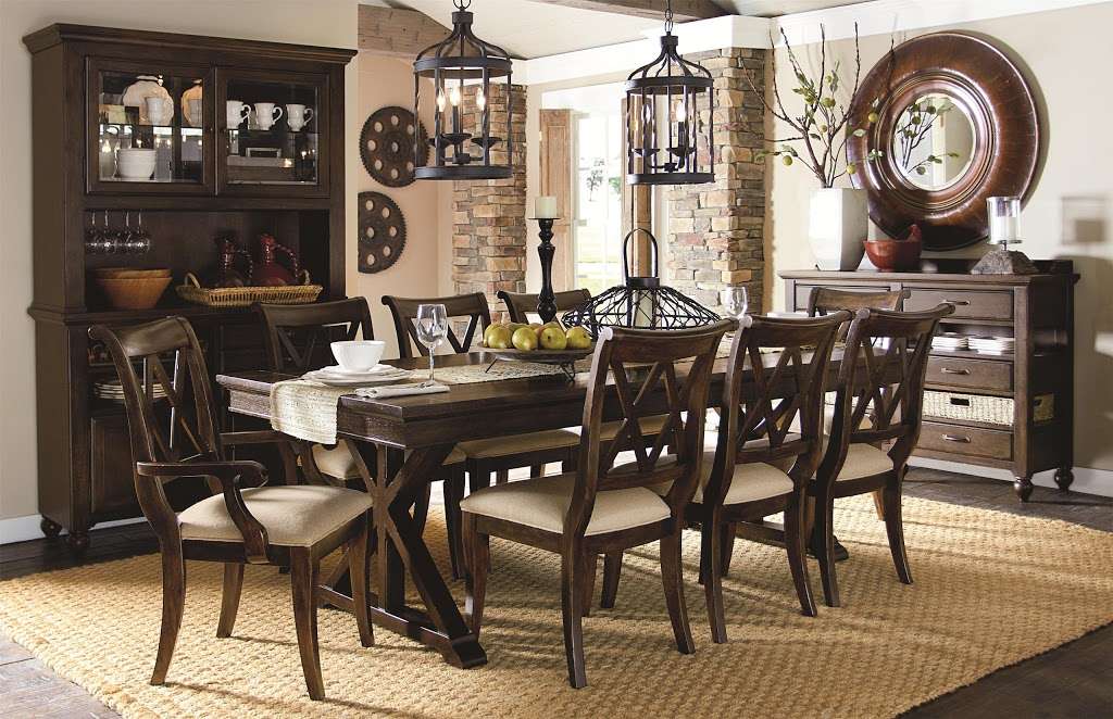 Groens Fine Furniture | 208 Matteson St, Dyer, IN 46311 | Phone: (219) 865-6585