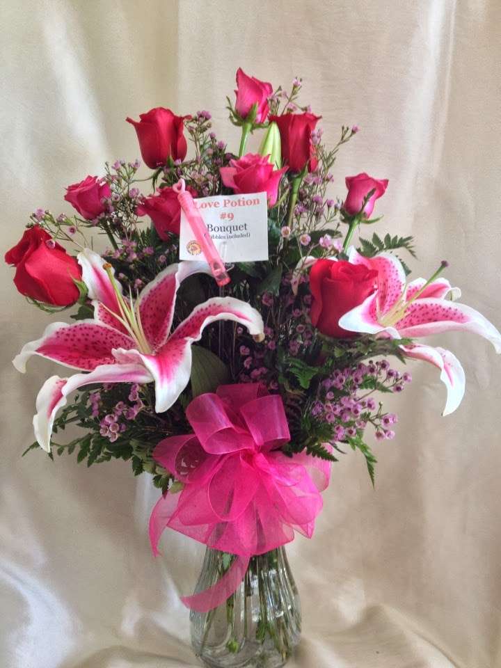 Petals & Blooms | 240 Fitzgerald Blvd, Edwards, CA 93523, USA | Phone: (661) 268-9227