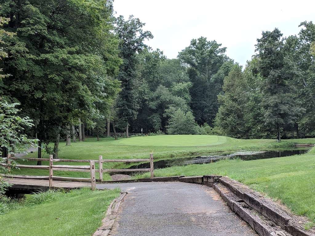 Hickory Valley Golf Club | 1921 Ludwig Rd, Gilbertsville, PA 19525, USA | Phone: (610) 754-7733