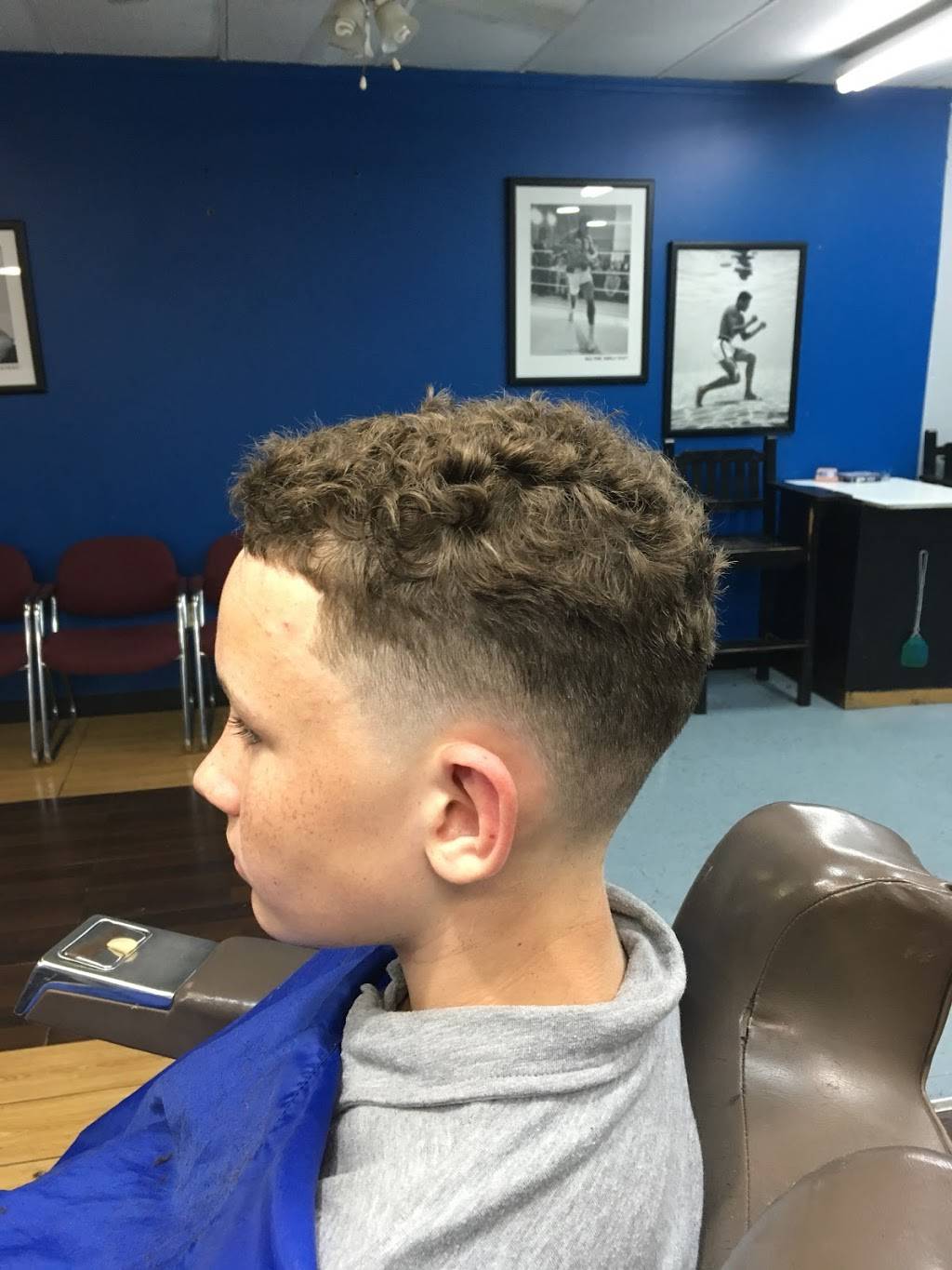 Fraziers Barbershop | 1947 Lower Hunters Trace, Louisville, KY 40216, USA | Phone: (502) 821-1281