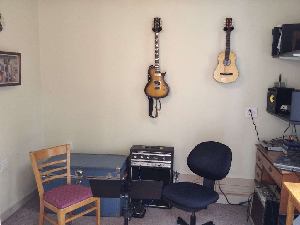 Guitar Lessons by Jeffrey Nevaras | 70 N Main St, West Bridgewater, MA 02379, USA | Phone: (508) 588-9499