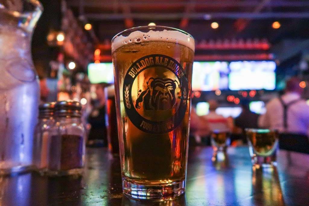 Bulldog Ale House | 459 S Randall Rd, North Aurora, IL 60542, USA | Phone: (630) 264-0333