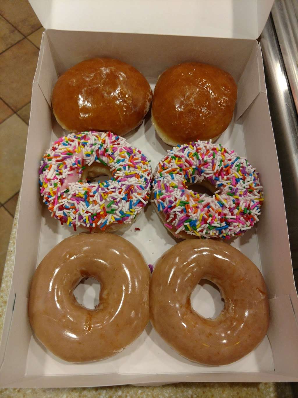 Krispy Kreme Waldorf | 2054 Crain Hwy, Waldorf, MD 20601 | Phone: (240) 448-5405