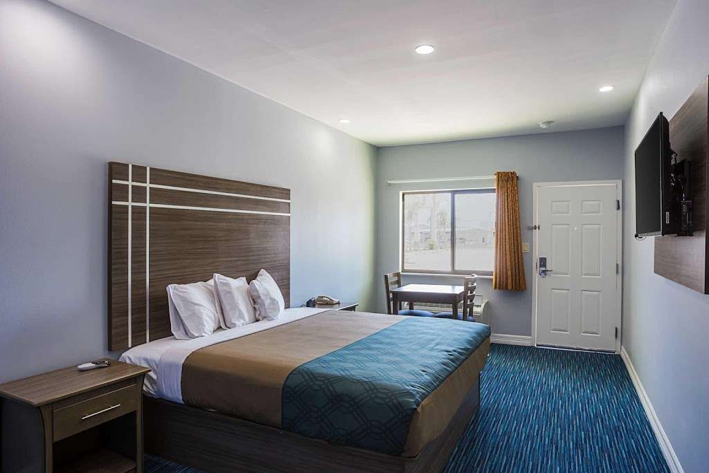 Rodeway Inn & Suites Houston - I-45 North near Spring | 17715 Westfield Pl Dr, Houston, TX 77090, USA | Phone: (832) 446-6316