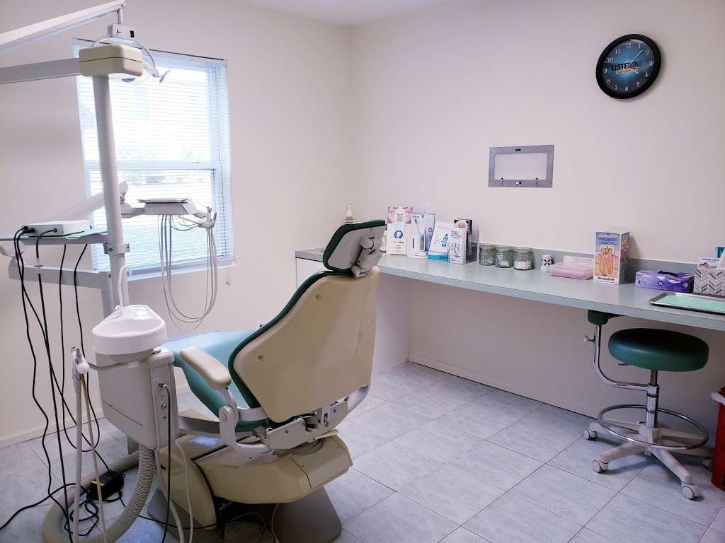 Turchak Ronald DDS | 570 Bloomingdale Rd, Staten Island, NY 10309, USA | Phone: (718) 356-5310