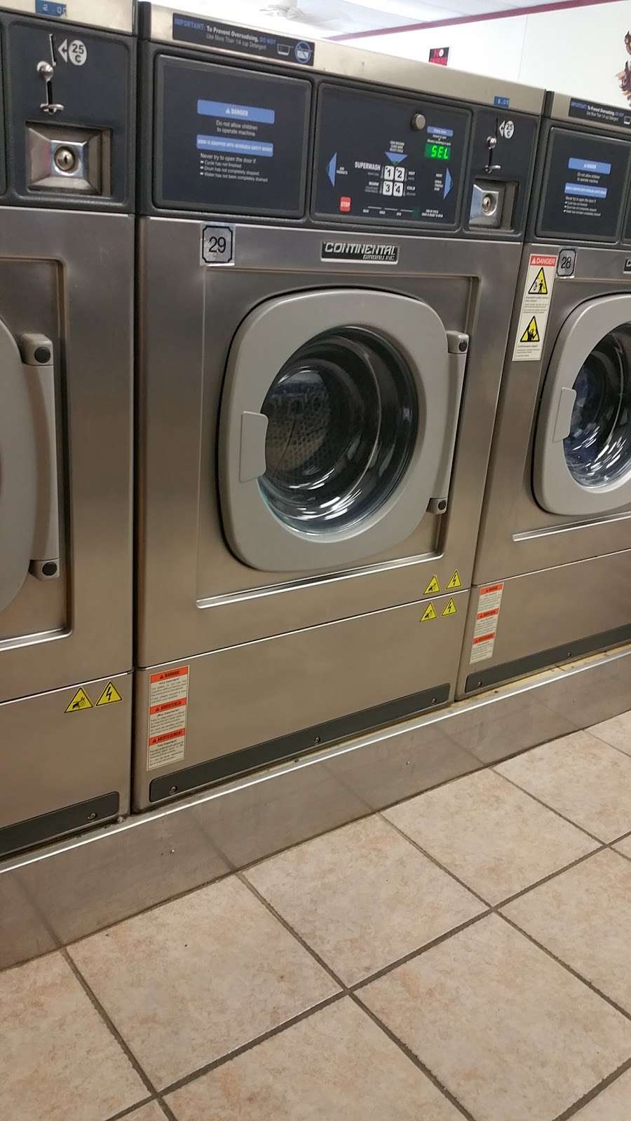 Mooresville Coin laundry | 381 E Plaza Dr, Mooresville, NC 28115, USA | Phone: (704) 662-9765