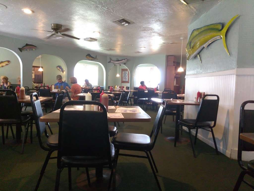 Cedar River Seafood | 4010, 8609 US-441, Leesburg, FL 34788, USA | Phone: (352) 728-3377