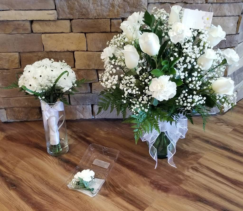 Vickys Flowers & gifts | 6316 La Paz Rd NE, Rio Rancho, NM 87144, USA | Phone: (505) 867-1762