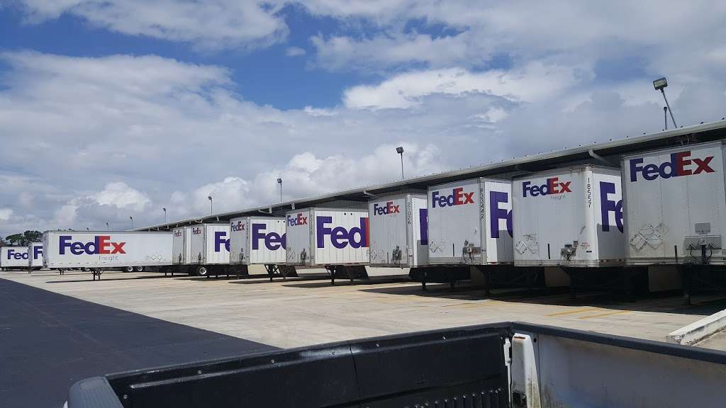 FedEx Freight | 5850 Premier Park Dr, West Palm Beach, FL 33407, USA | Phone: (800) 239-4841