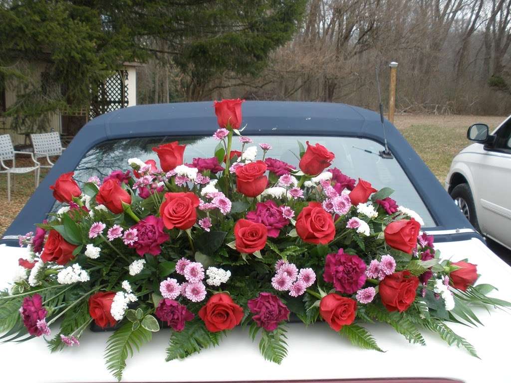 A Just Because Florist Shoppe | 23792 Bridgetown Rd, Henderson, MD 21640, USA | Phone: (410) 634-1222