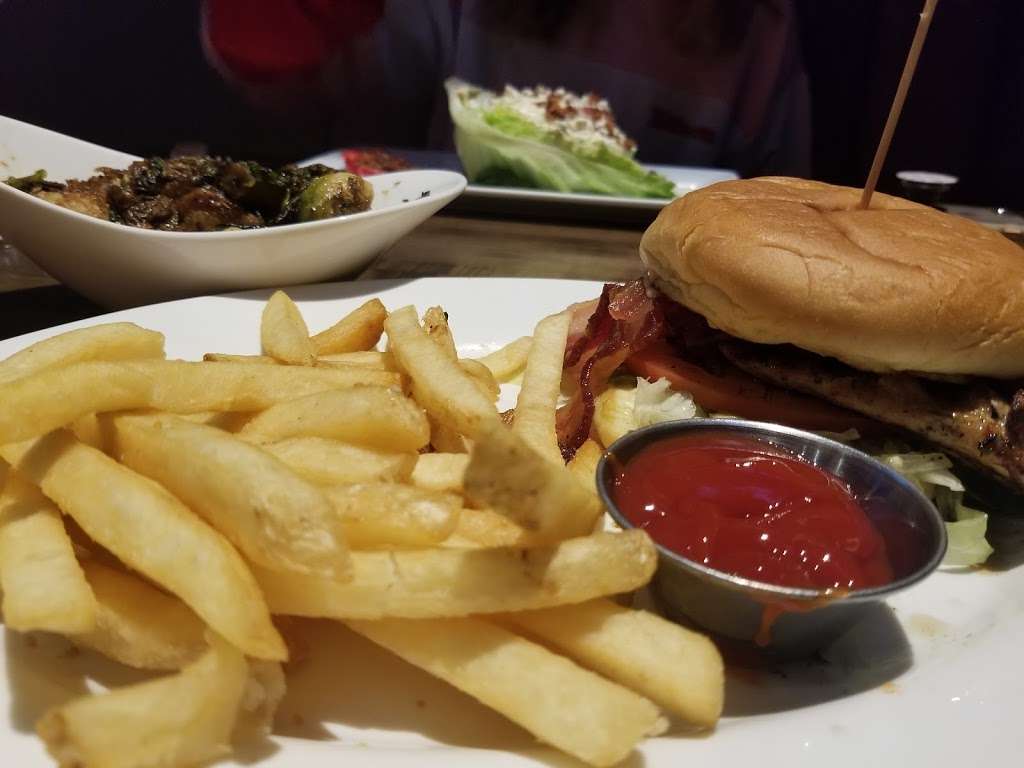 Red Door Woodfired Grill | 8001 West 159th Street, Overland Park, KS 66223, USA | Phone: (913) 276-3667